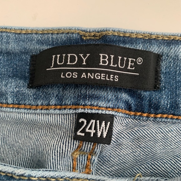 Judy Blue Boyfriend Fit High Waist Light Wash Jeans Size 24W - Picture 2 of 14